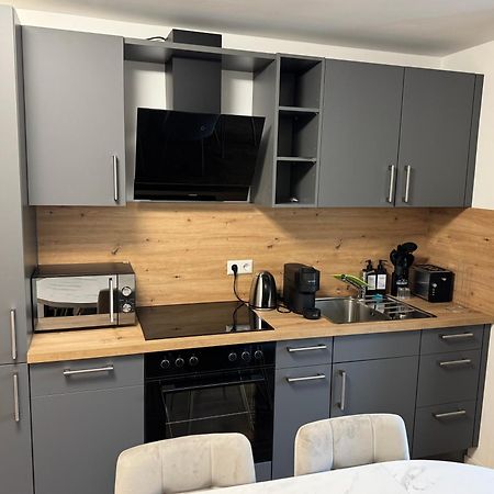 Prestige Apartments - Urban Lofts Ройтлинген Екстериор снимка