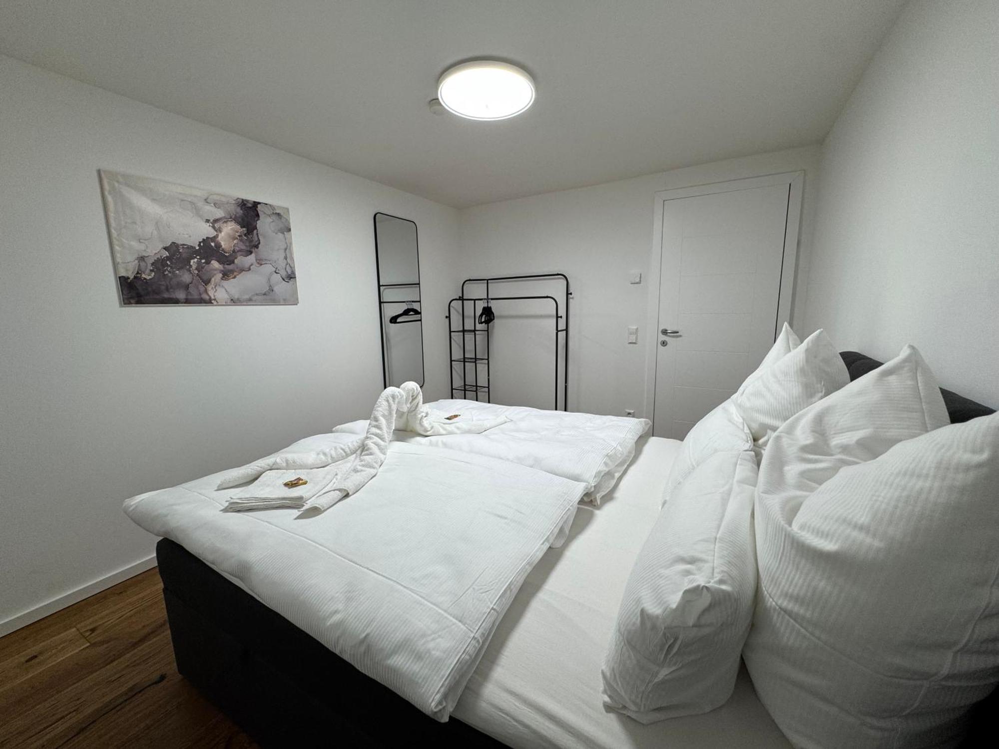 Prestige Apartments - Urban Lofts Ройтлинген Екстериор снимка