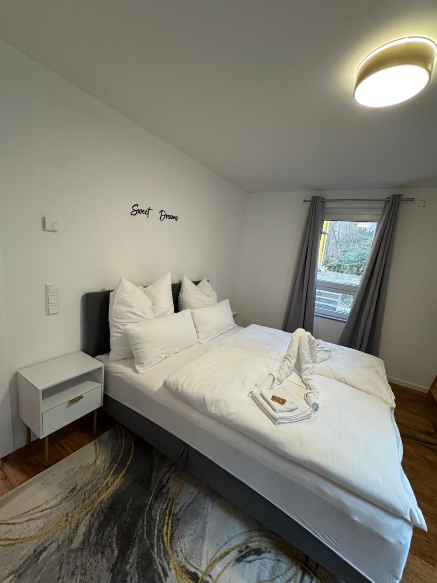 Prestige Apartments - Urban Lofts Ройтлинген Екстериор снимка
