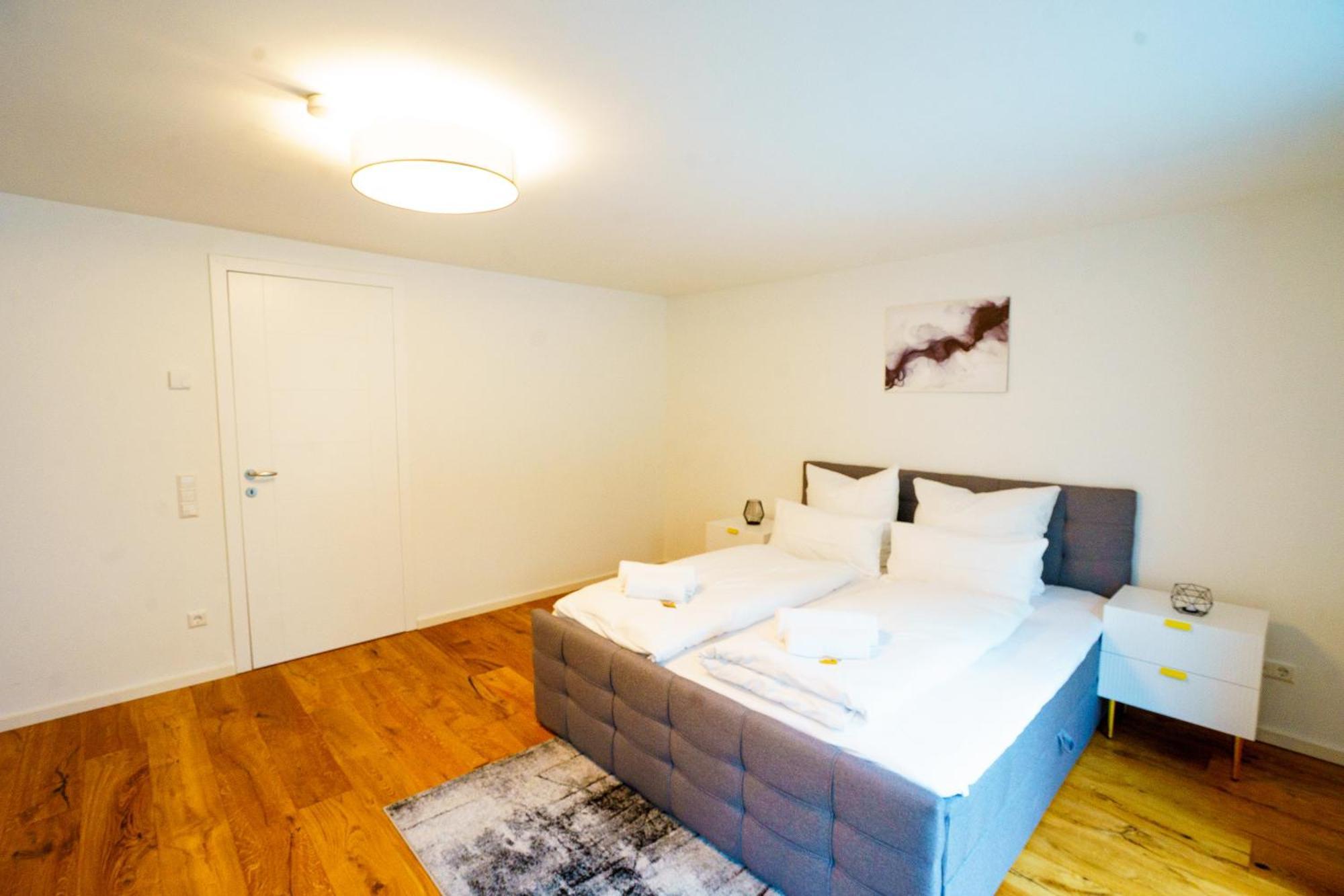 Prestige Apartments - Urban Lofts Ройтлинген Екстериор снимка