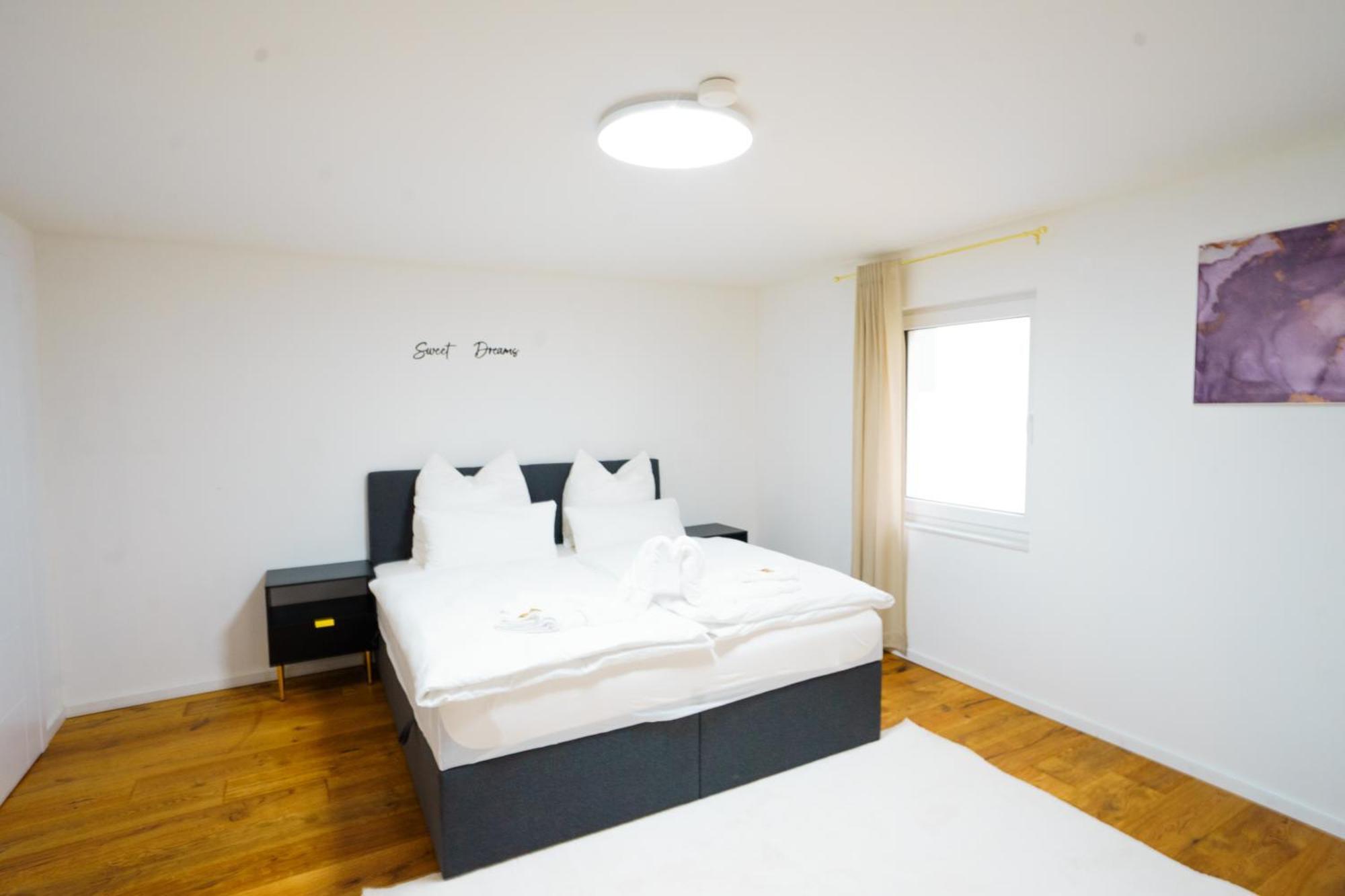 Prestige Apartments - Urban Lofts Ройтлинген Екстериор снимка