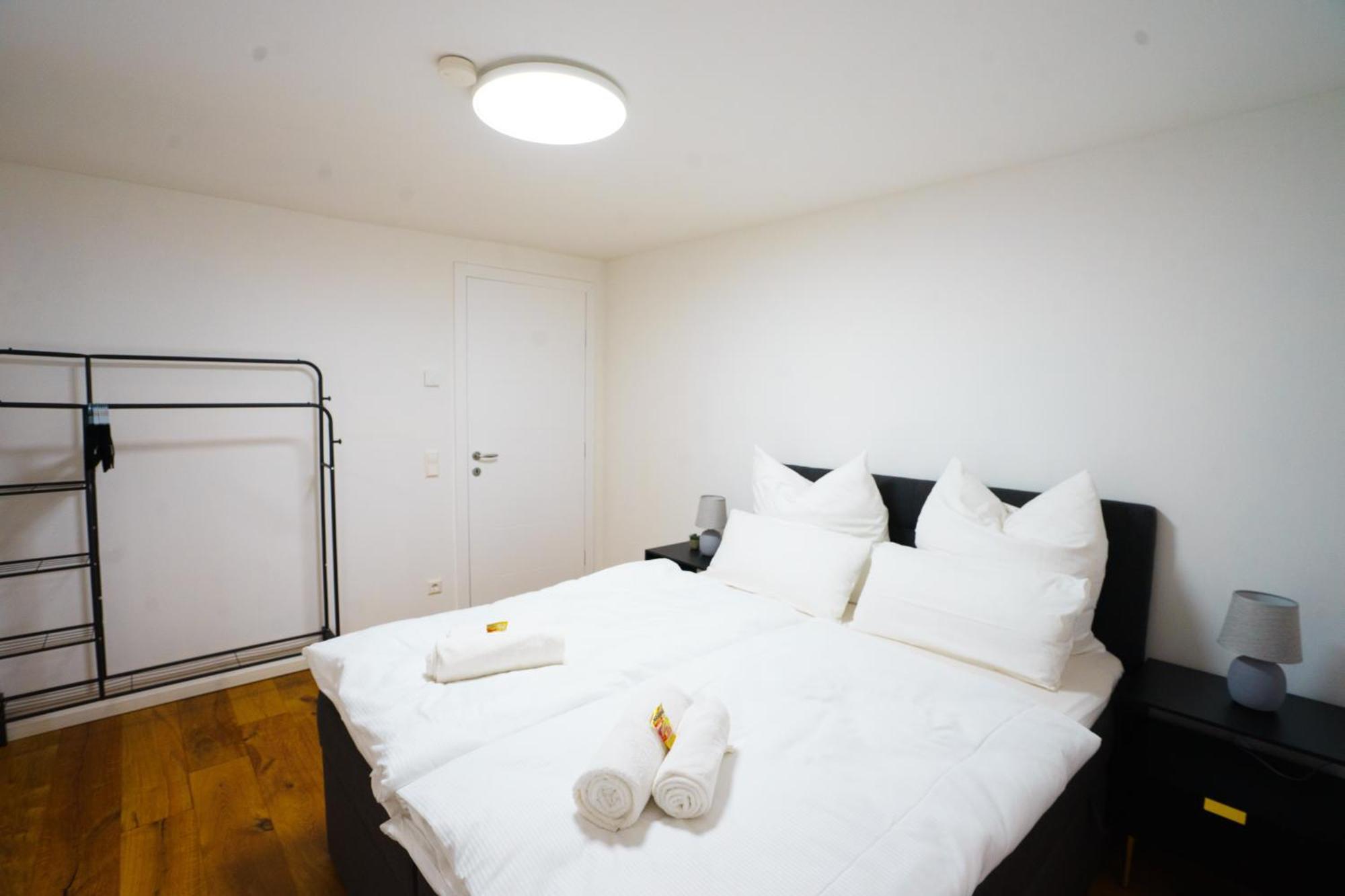 Prestige Apartments - Urban Lofts Ройтлинген Екстериор снимка