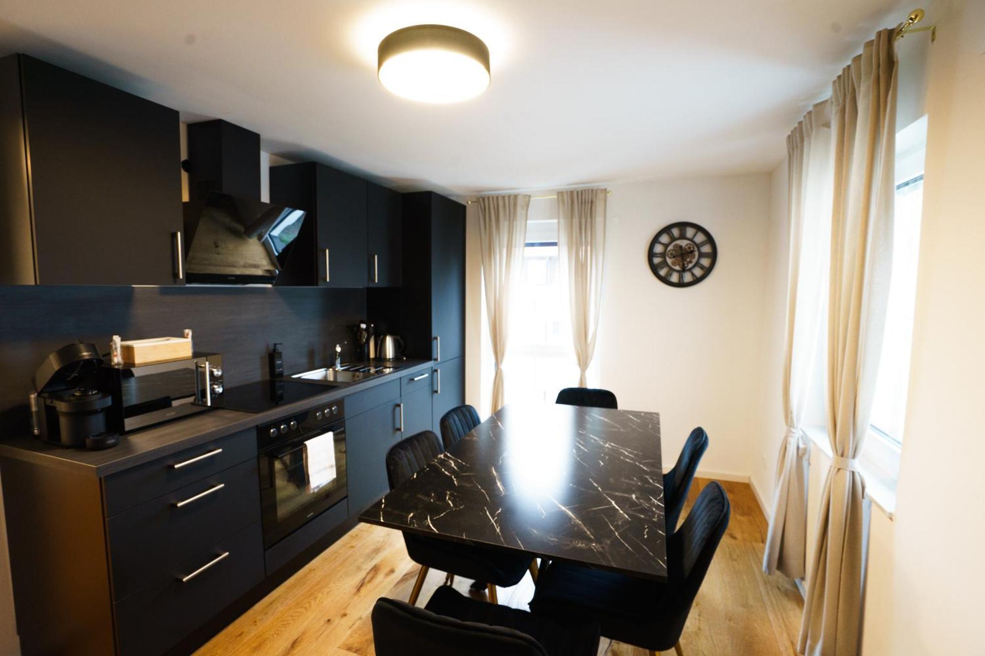 Prestige Apartments - Urban Lofts Ройтлинген Екстериор снимка