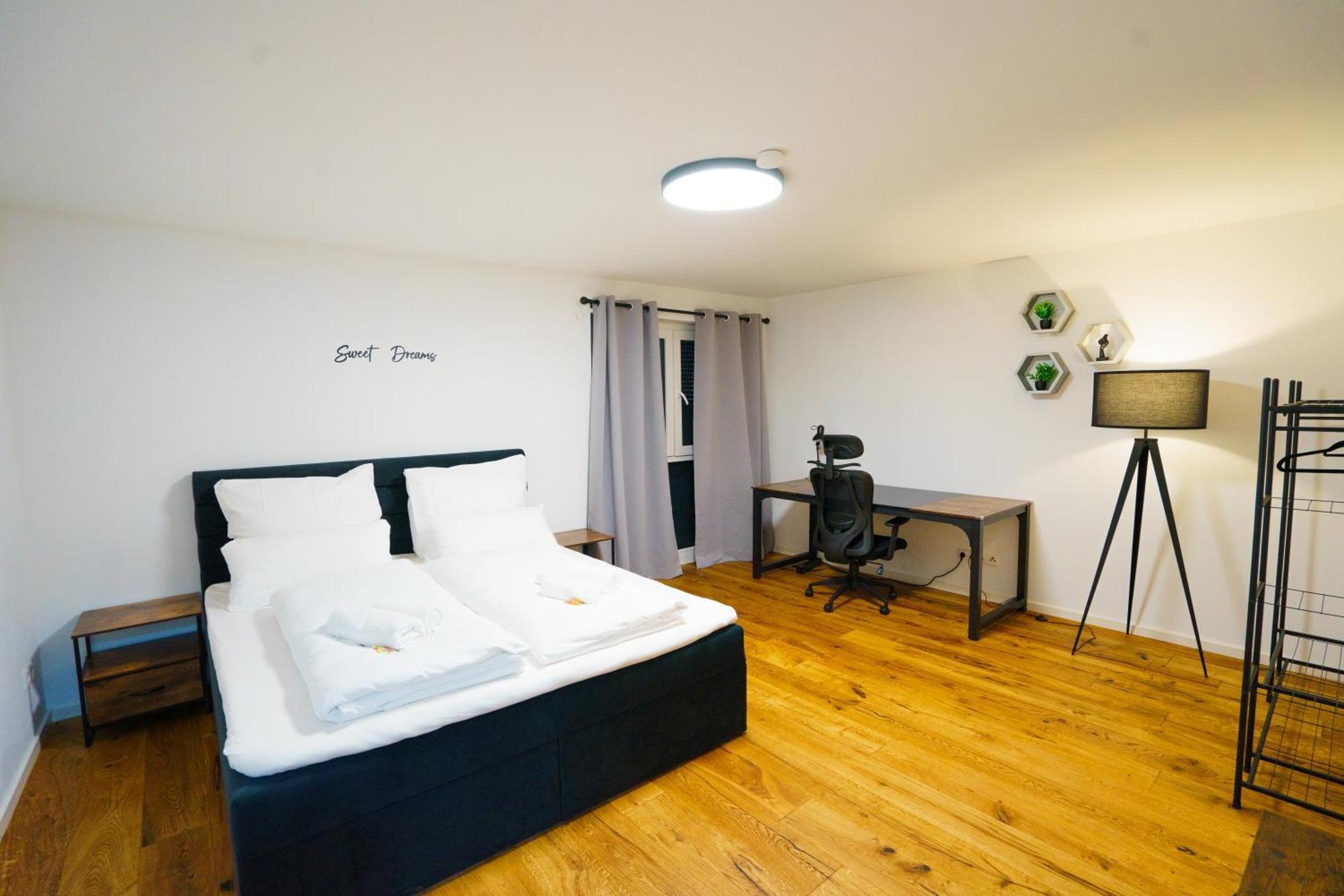 Prestige Apartments - Urban Lofts Ройтлинген Екстериор снимка