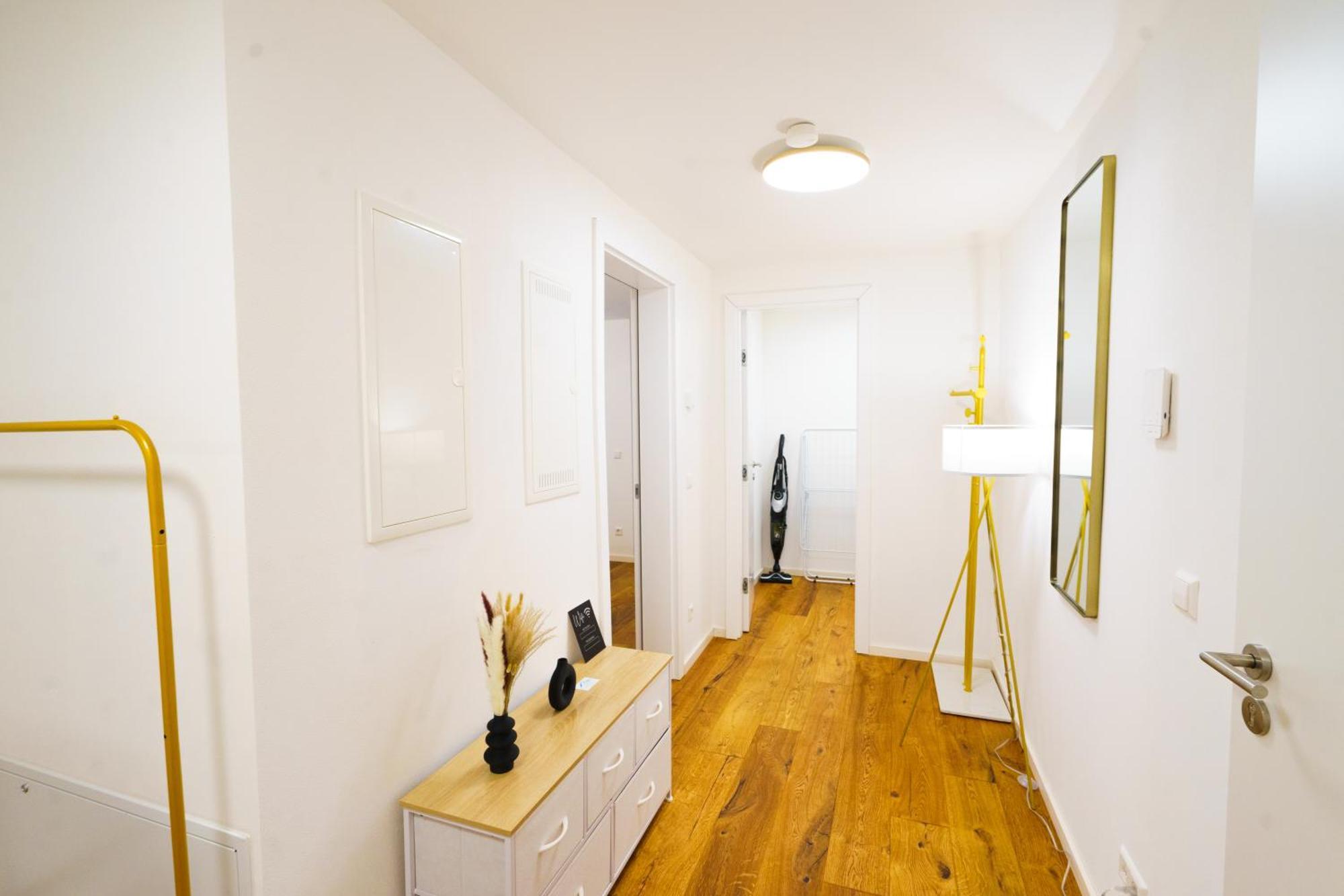 Prestige Apartments - Urban Lofts Ройтлинген Екстериор снимка