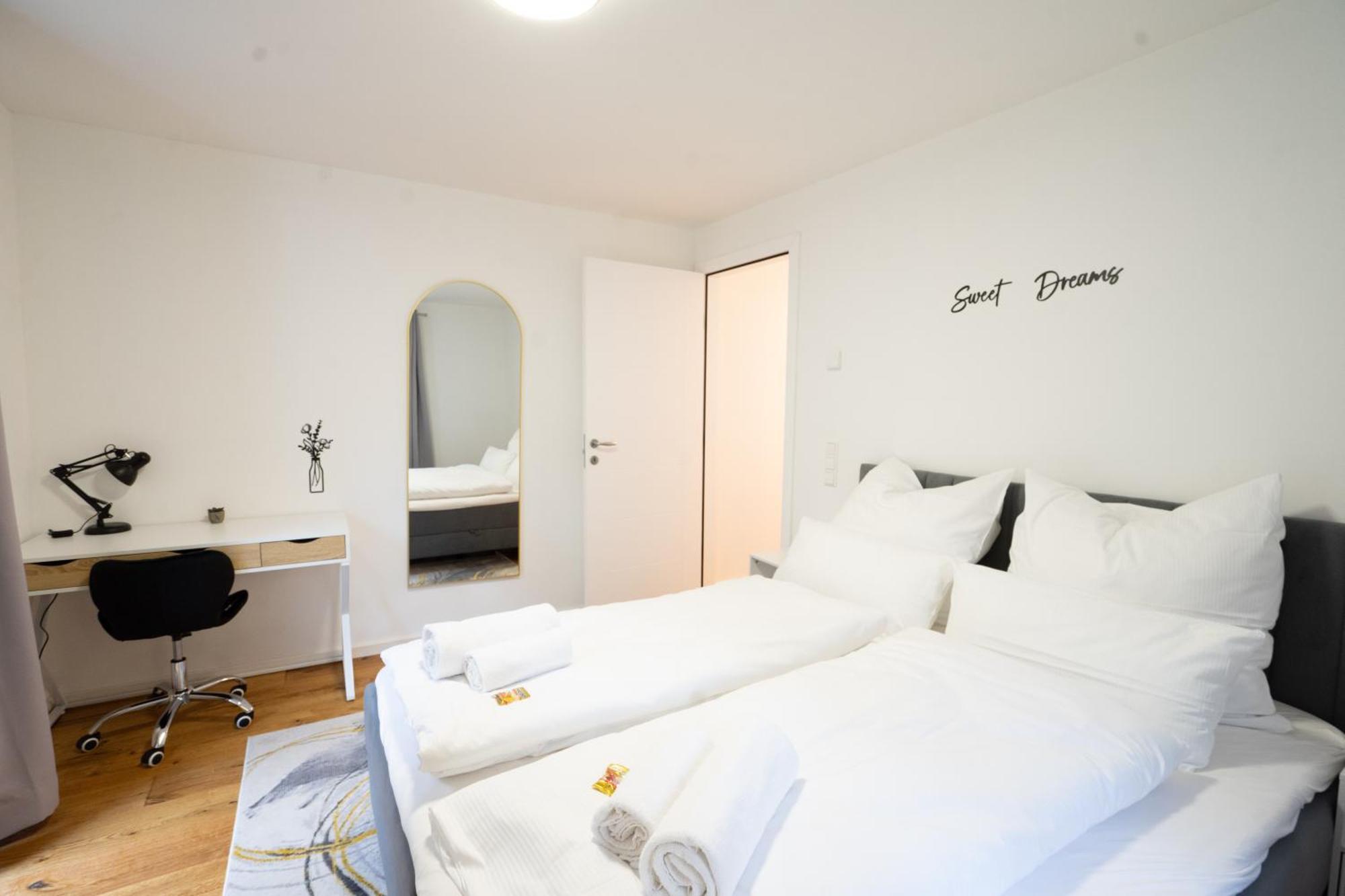 Prestige Apartments - Urban Lofts Ройтлинген Екстериор снимка